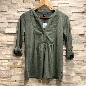 Cable & Gauge 3/4 Sleeves Green Top Size M NWT